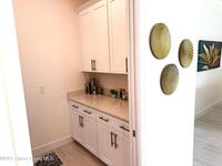 557 Castana Avenue Unit #09
