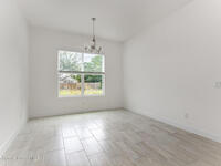 557 Castana Avenue Unit #09