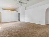 2126 Redwood Circle