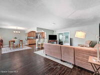 909 Waialae Circle