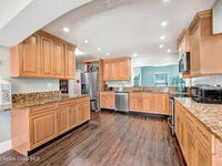 909 Waialae Circle