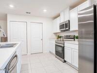 3307 Mockingbird Avenue