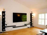 646 Cedar Side Circle