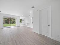 607 Gagnon Street