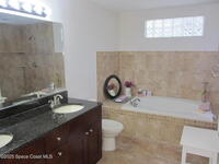 1422 Kaslo Circle