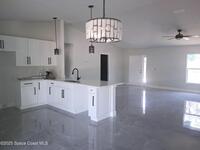 411 La Coco Street