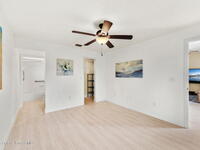 6986 Hammock Lakes Drive