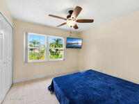 6986 Hammock Lakes Drive