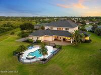 1028 Dowitcher Court