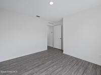 1422 Van Dyke Avenue