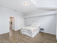 817 Seven Gables Circle