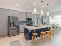 718 Lyndall Lane