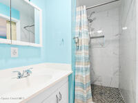 1421 Degroodt Road