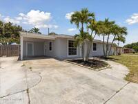 925 Abeto Street