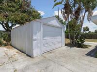 925 Abeto Street