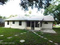 923 Glencove Avenue