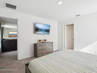 982 Pyracantha Street