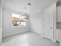 210 La Gore Street