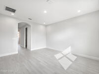 210 La Gore Street
