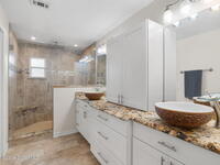 1036 Greenleaf Court