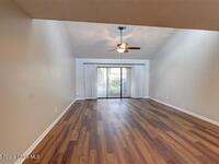 433 Hawthorne Court