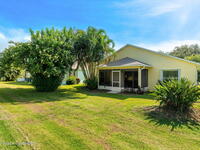 926 Pine Creek Circle