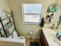 1096 NE Sandy Lane Lane