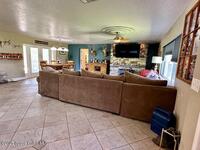 1096 NE Sandy Lane Lane