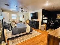 1096 NE Sandy Lane Lane