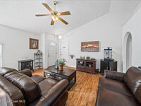 2240 Redwood Circle