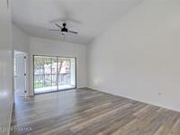 1051 Country Club Drive Unit #521