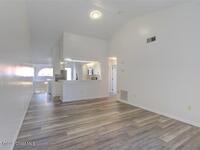 1051 Country Club Drive Unit #521