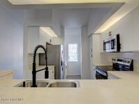 1051 Country Club Drive Unit #521