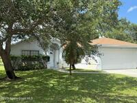 7186 Hammock Lakes Drive