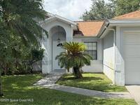 7186 Hammock Lakes Drive
