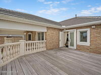 142 Lansing Island Drive