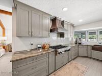 5685 Lake Washington Road