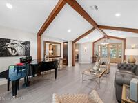 5685 Lake Washington Road