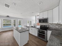 1425 Victoria Boulevard