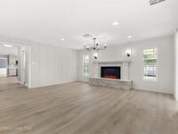 517 N River Oaks Drive