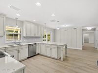 517 N River Oaks Drive