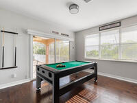 922 Balmoral Way