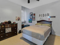 922 Balmoral Way
