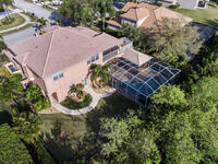 922 Balmoral Way