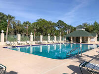 922 Balmoral Way