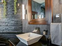 3696 Peninsula Circle