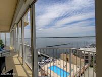 93 Delannoy Avenue Unit #906