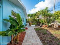 220 Pineapple Street